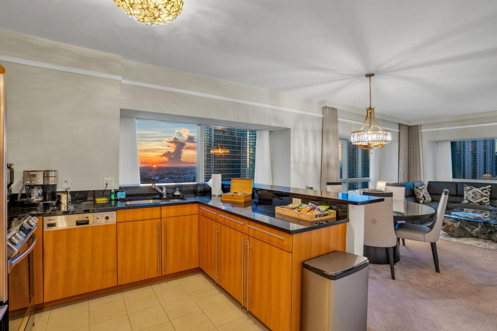 2 Bedroom Or King Studio Suites Four Seasons Hotel Miami Free Wi-Fi & Free Parking Habitación foto